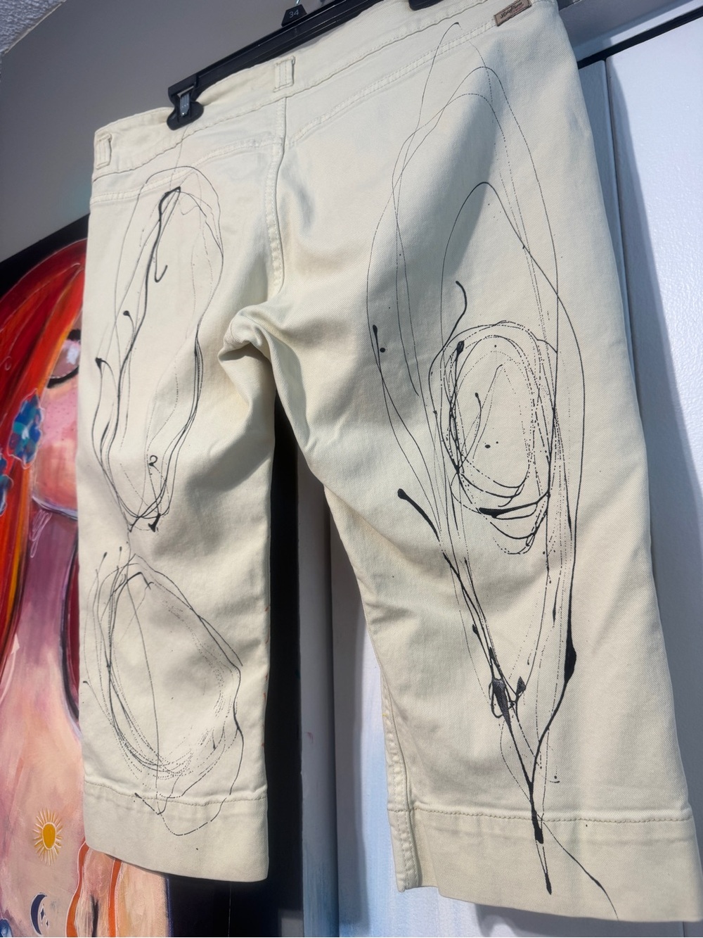 Hand Painted Custom OOAK Levi’s Abstract Art Capris Streetwear Cropped Size 14 - Picture 14 of 14